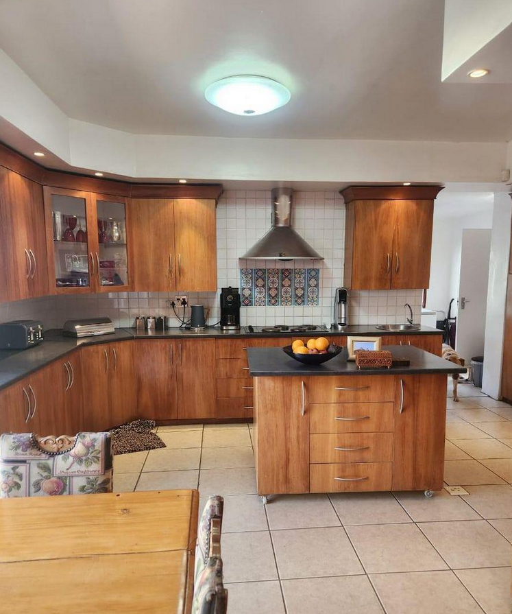 6 Bedroom Property for Sale in Harmonie Eastern Cape